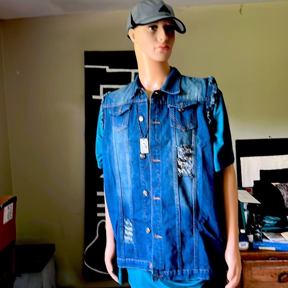 Mens 2X retro fit ripped, sleeveless denim jacket/ vest